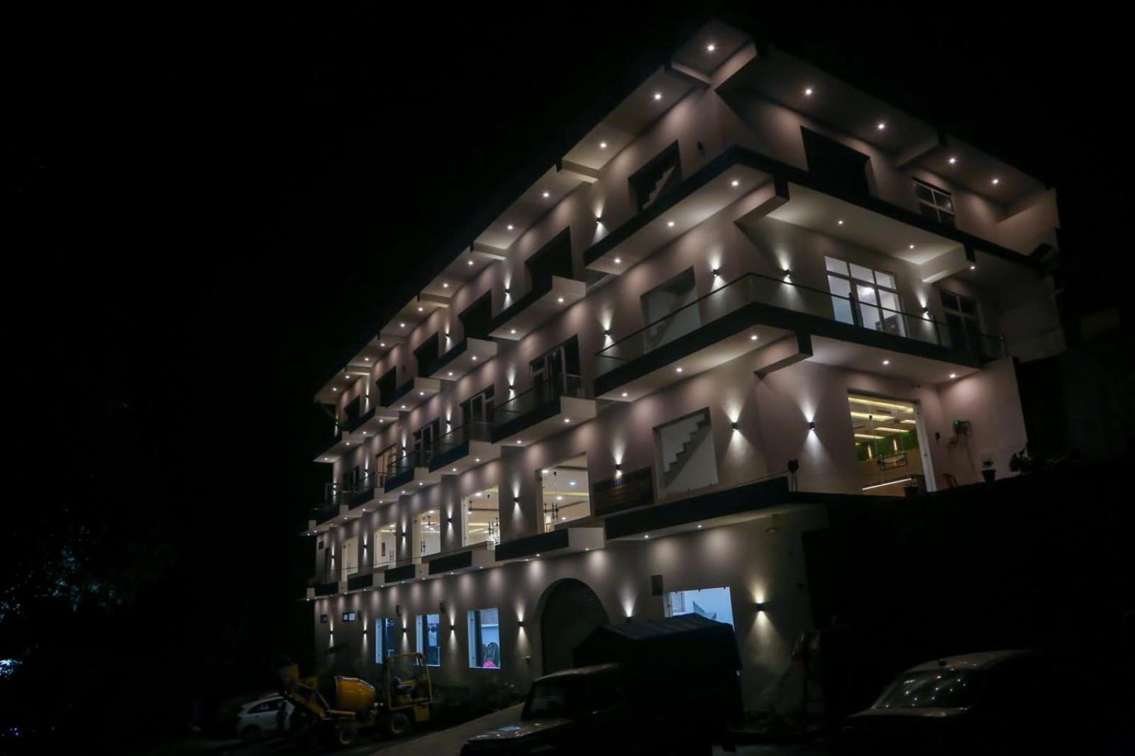 Hotel Candle Wood Chamba  Exterior foto
